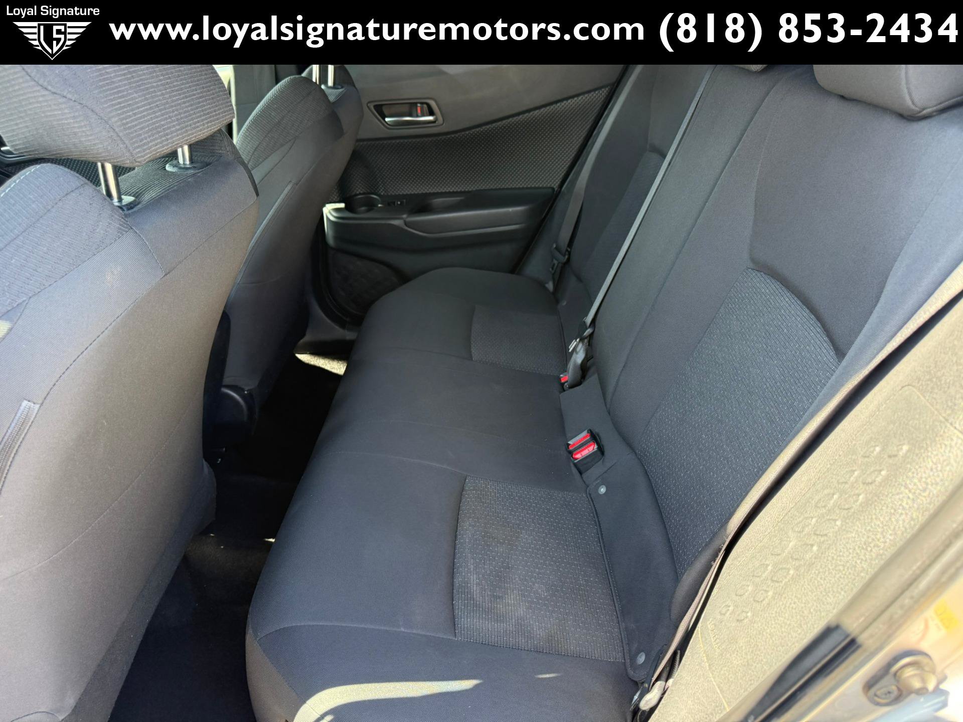 Used 2018 Toyota C-HR XLE FWD image 11