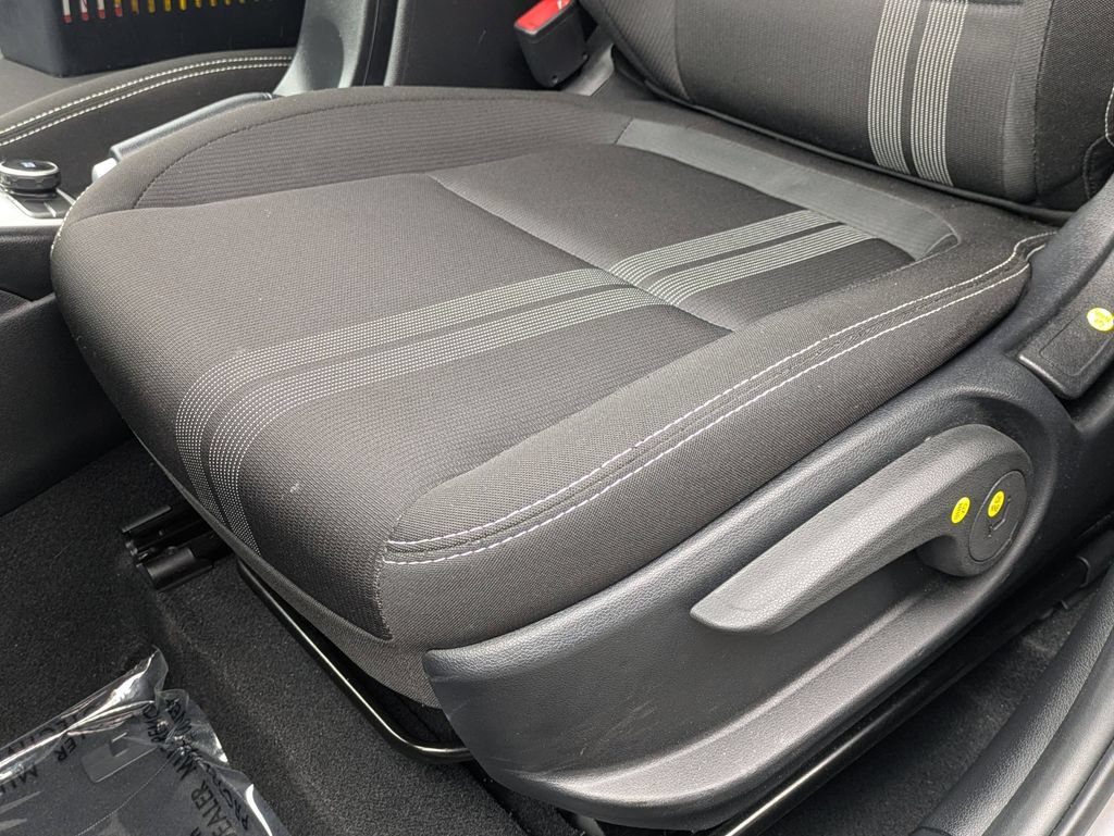 Used 2025 Hyundai Venue SEL FWD image 18