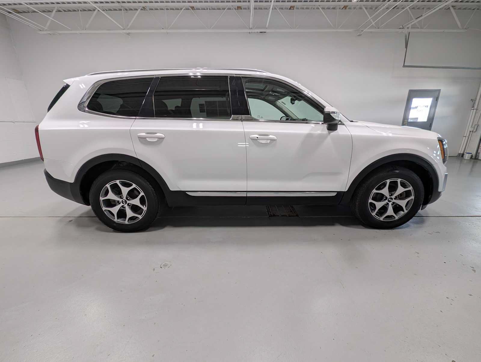 Used 2020 Kia Telluride EX w/ Towing Package AWD/4WD image 7