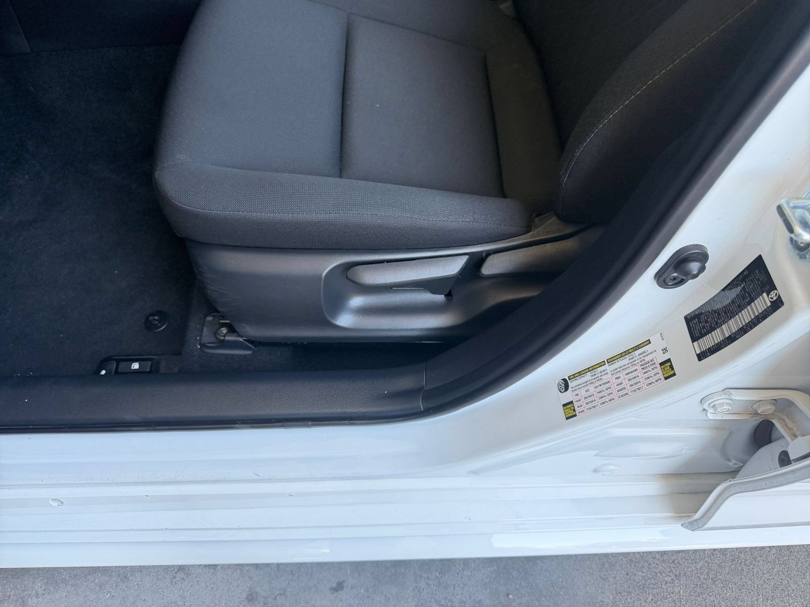 Used 2025 Toyota Corolla LE FWD image 36