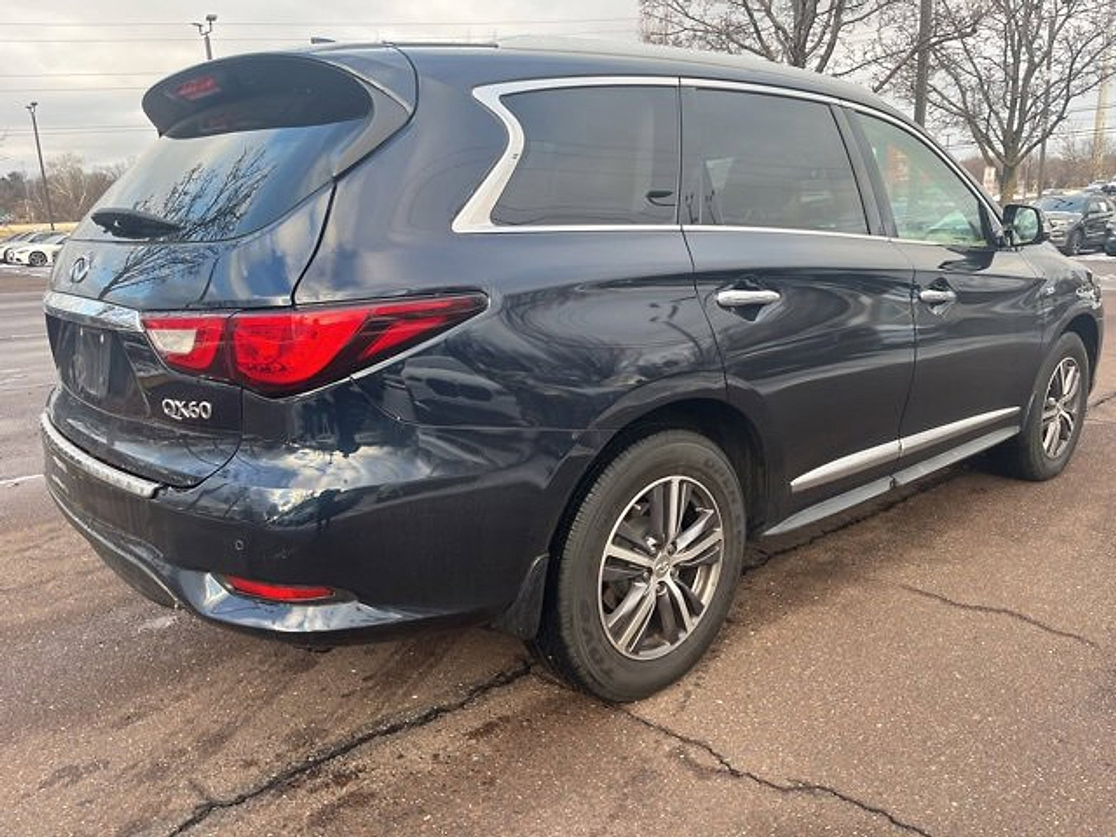 Used 2017 INFINITI QX60 AWD w/ Premium Plus Package image 3