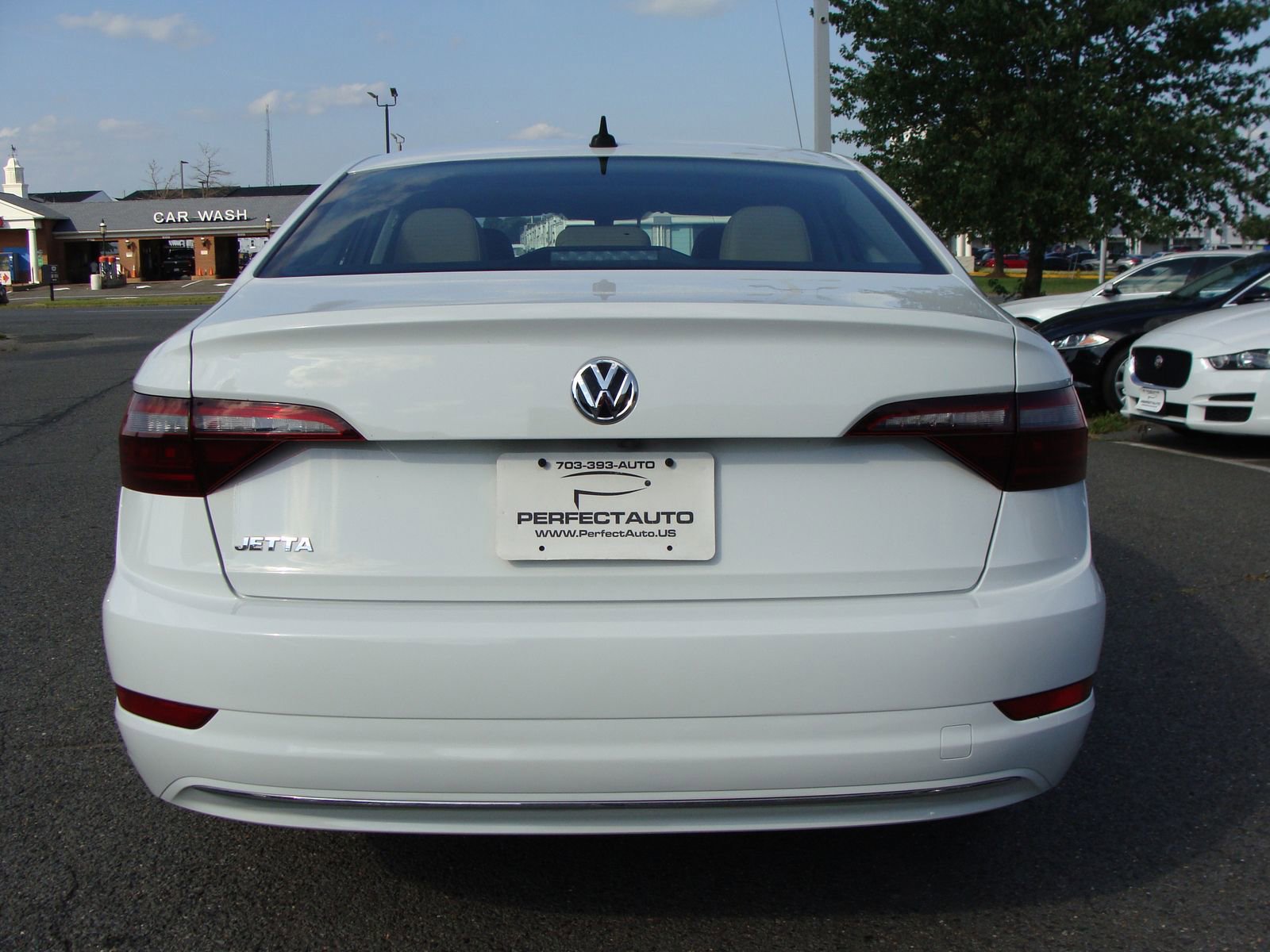 Used 2021 Volkswagen Jetta SE w/ SE Cold Weather Package image 5
