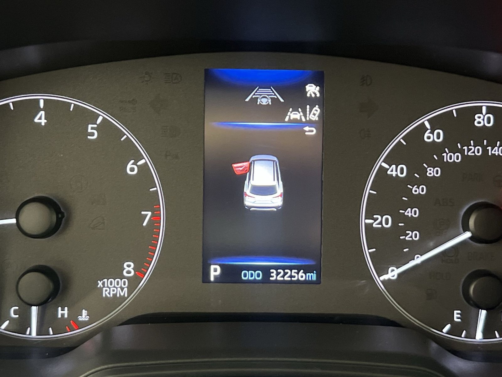 Used 2025 Toyota Corolla Cross LE FWD image 17