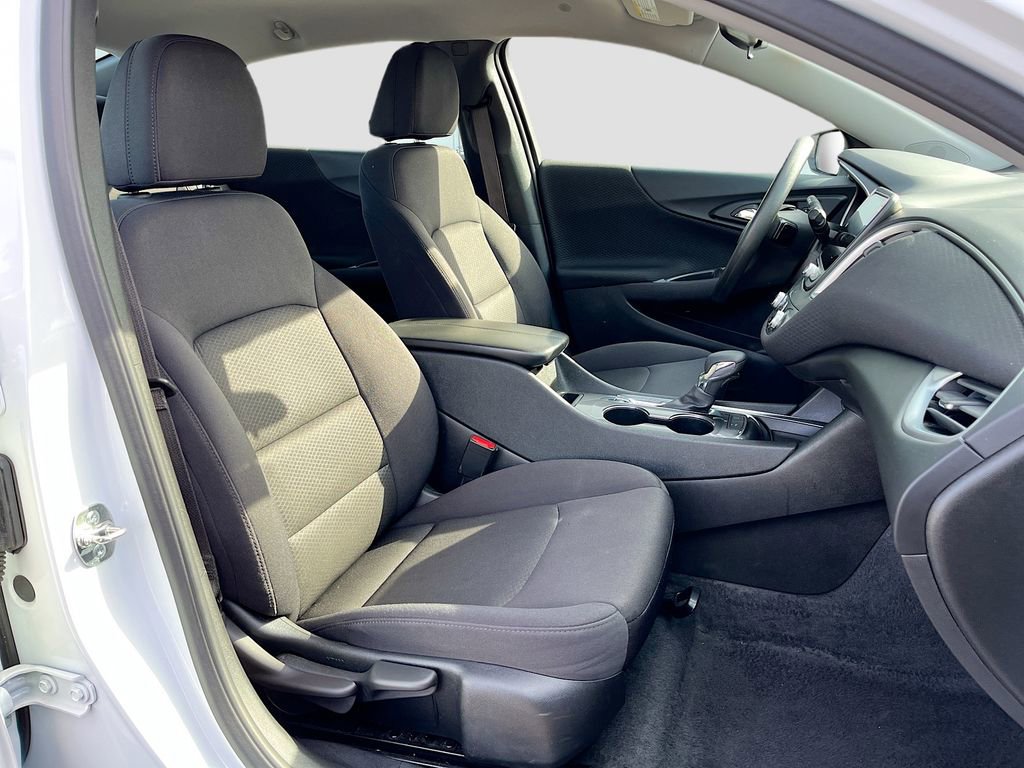 Used 2025 Chevrolet Malibu LT FWD image 33