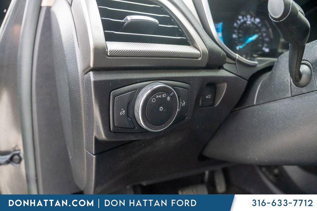 Used 2017 Ford Fusion SE w/ Fusion SE Technology Package image 16