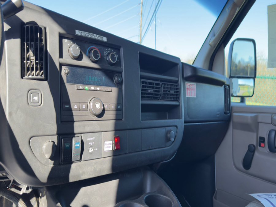 Used 2009 GMC Savana 3500 image 19