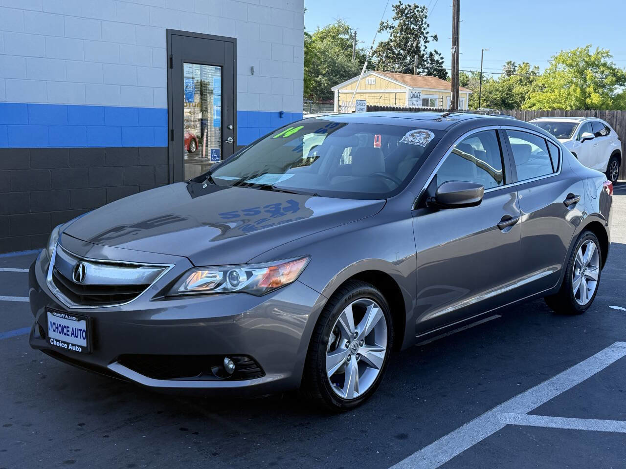 Used 2014 Acura ILX w/ Technology Package FWD image 2