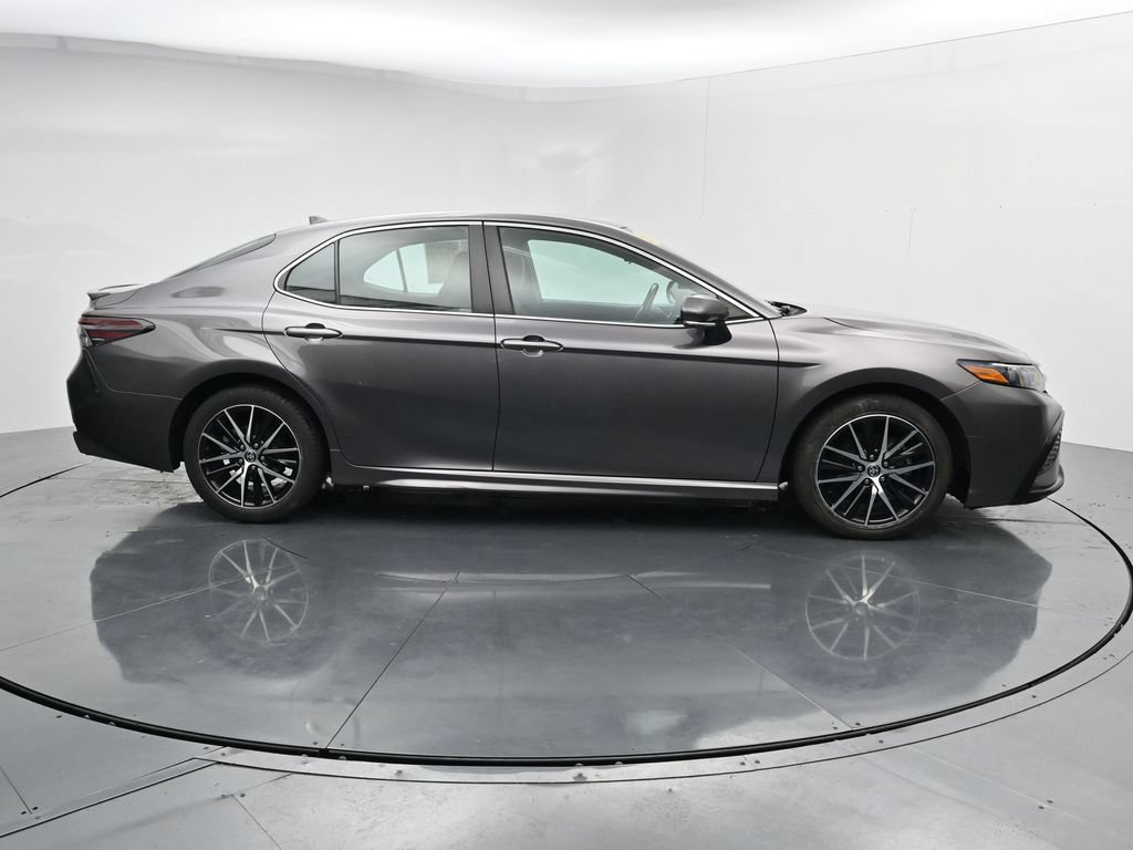 Used 2023 Toyota Camry SE FWD image 9
