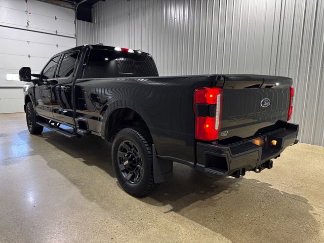Used 2023 Ford F250 Lariat w/ Lariat Ultimate Package AWD/4WD image 3