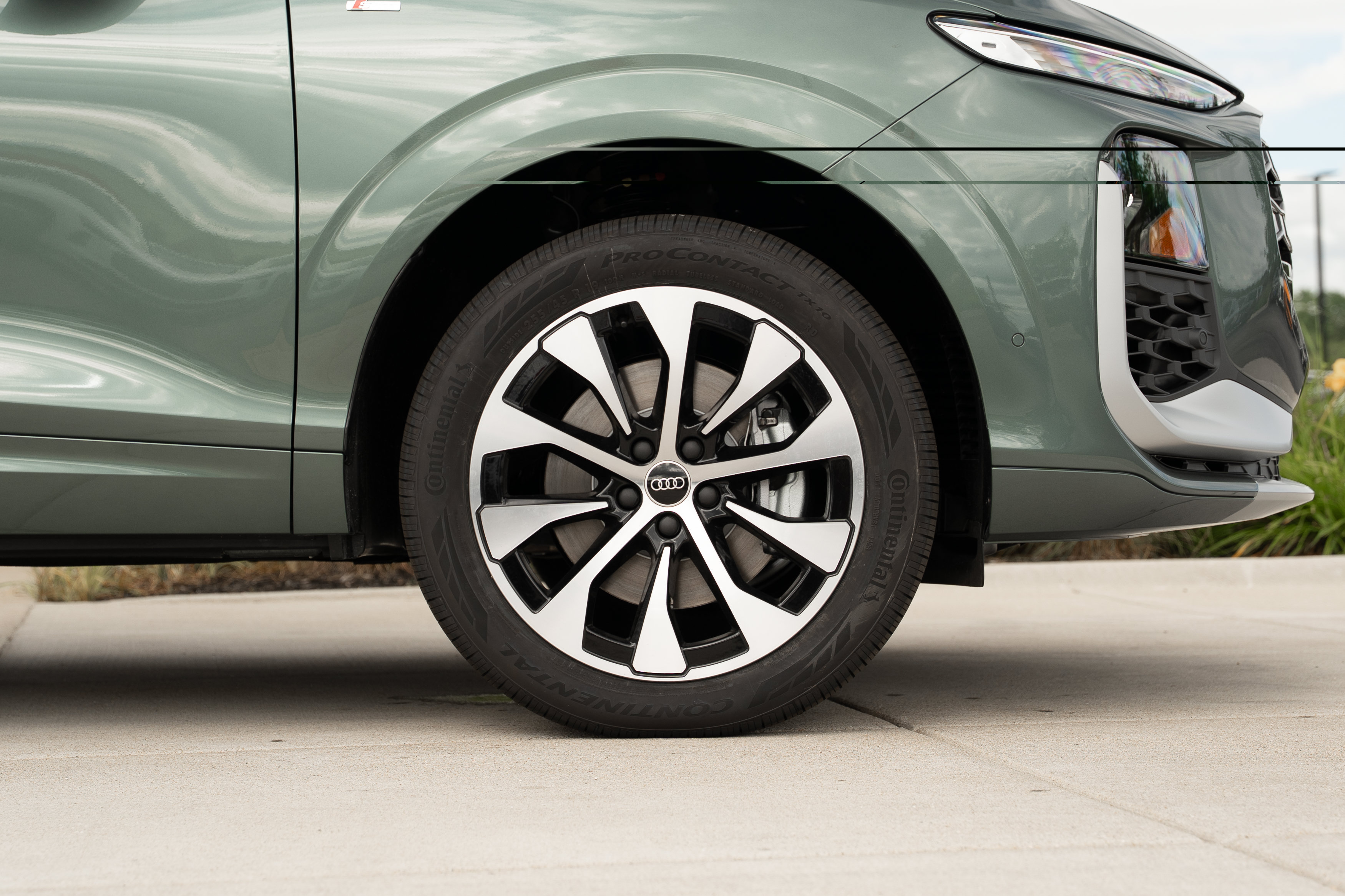 New 2026 Audi Q3 quattro 2.0T AWD/4WD image 25