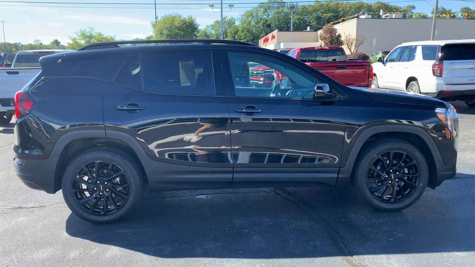 Certified 2023 GMC Terrain SLT w/ Elevation Edition AWD/4WD image 9