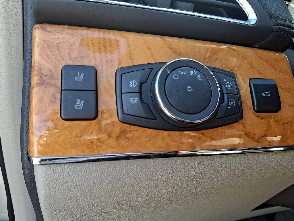 Used 2011 Lincoln MKX 2WD w/ 101A Rapid Spec Order Code image 22