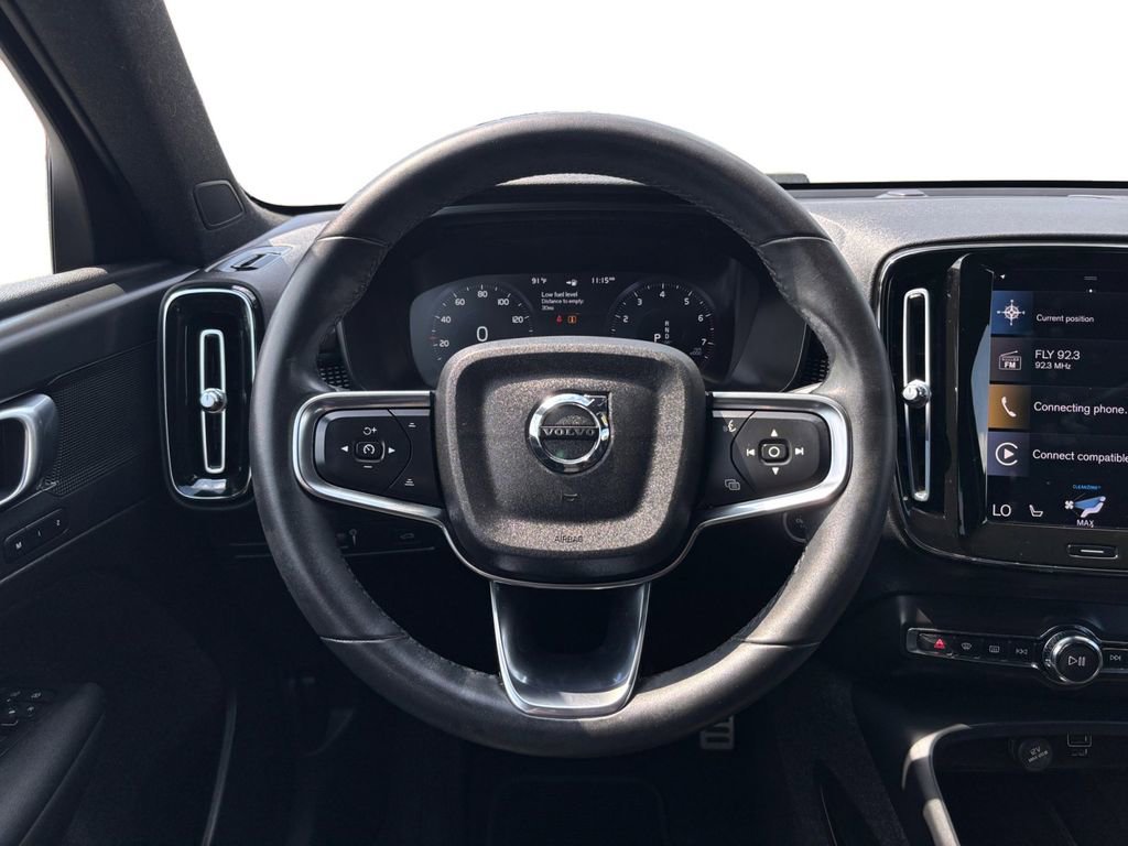 Used 2022 Volvo XC40 T5 R-Design AWD/4WD image 11