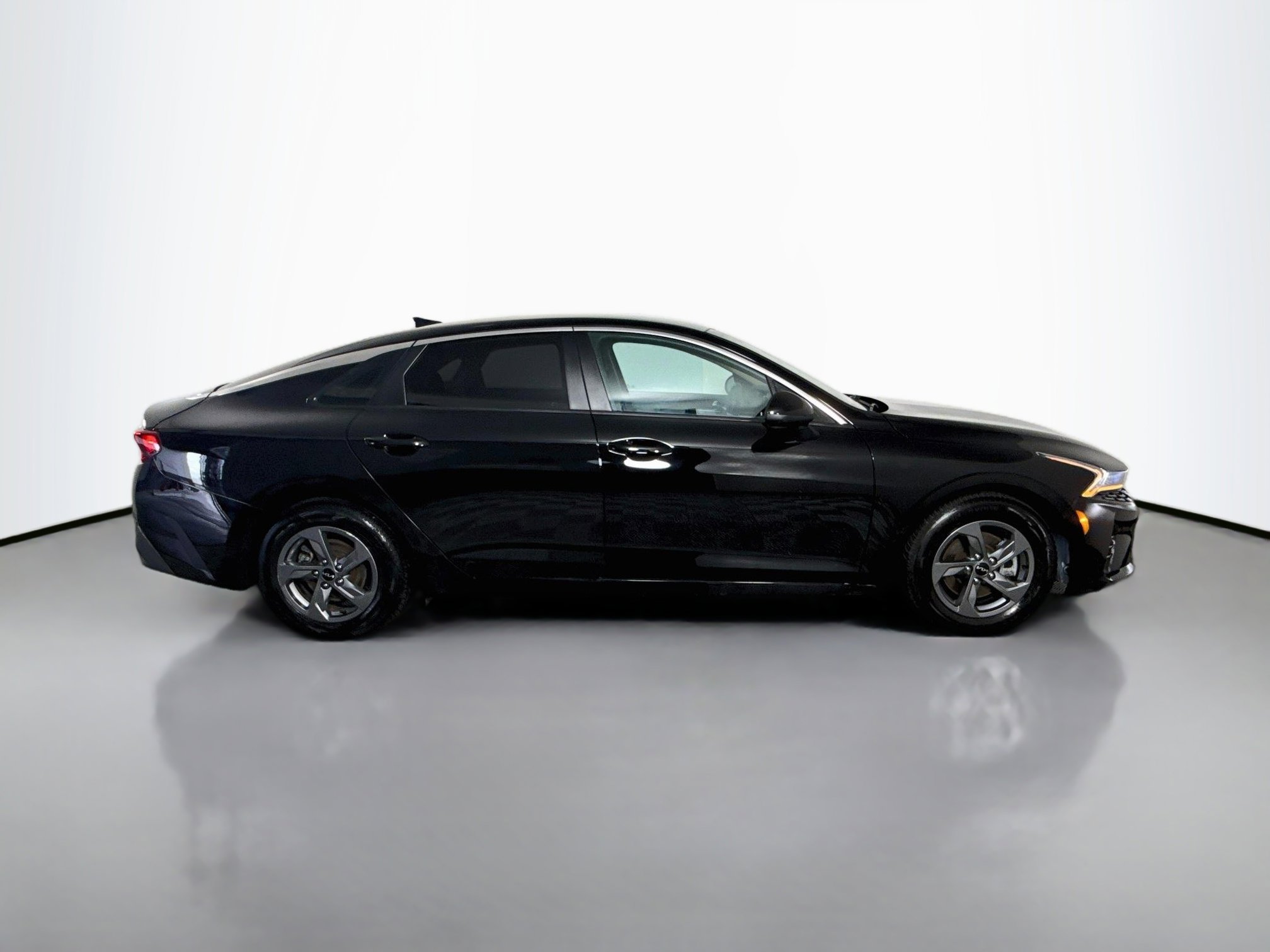 Used 2022 Kia K5 LX FWD image 11
