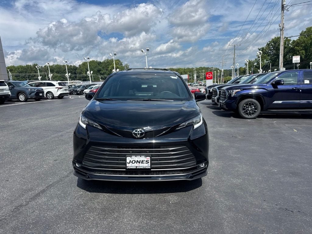 New 2026 Toyota Sienna XLE Woodland Edition AWD/4WD image 3