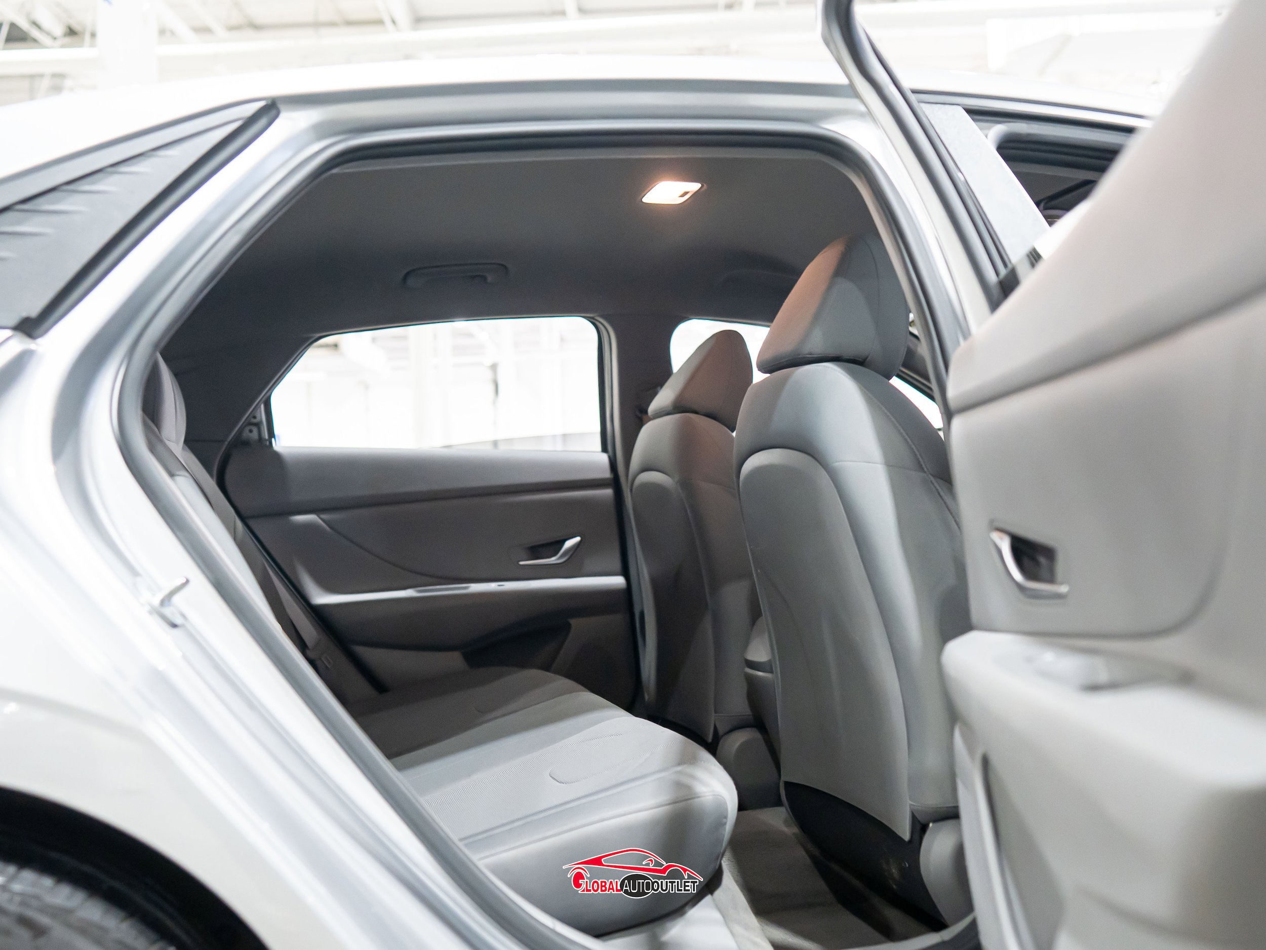 Used 2021 Hyundai Elantra SE FWD image 19