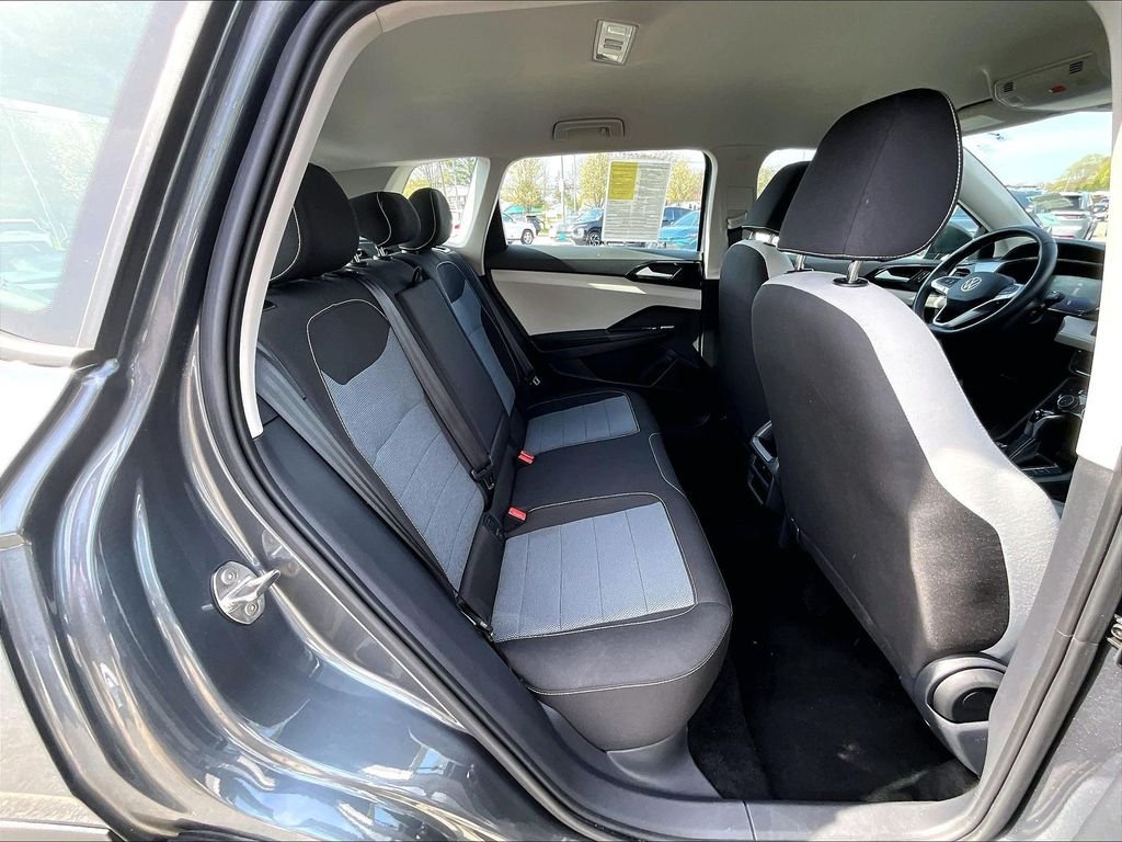 Used 2025 Volkswagen Taos S AWD/4WD image 16