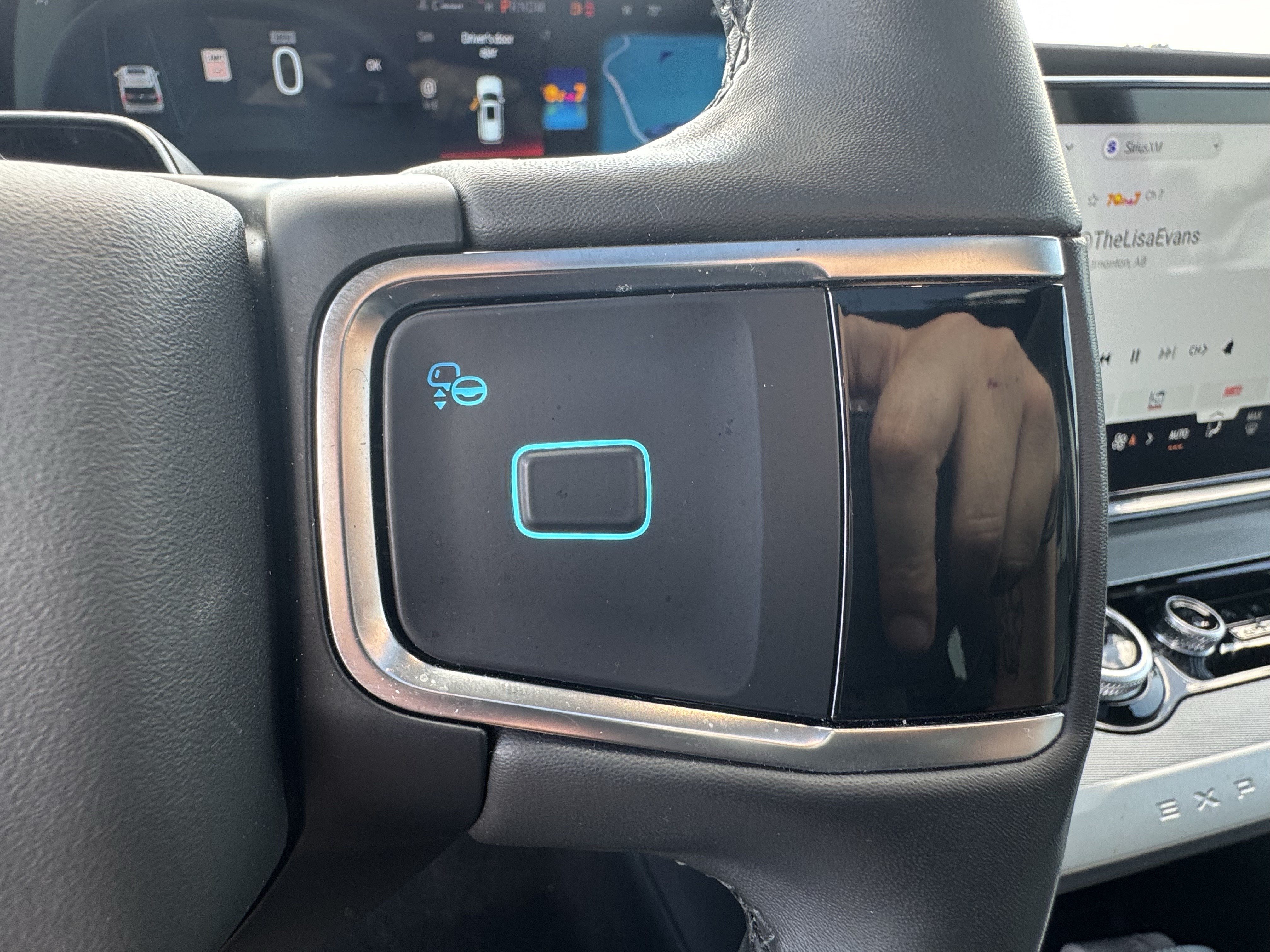 Certified 2025 Ford Expedition Active AWD/4WD image 35