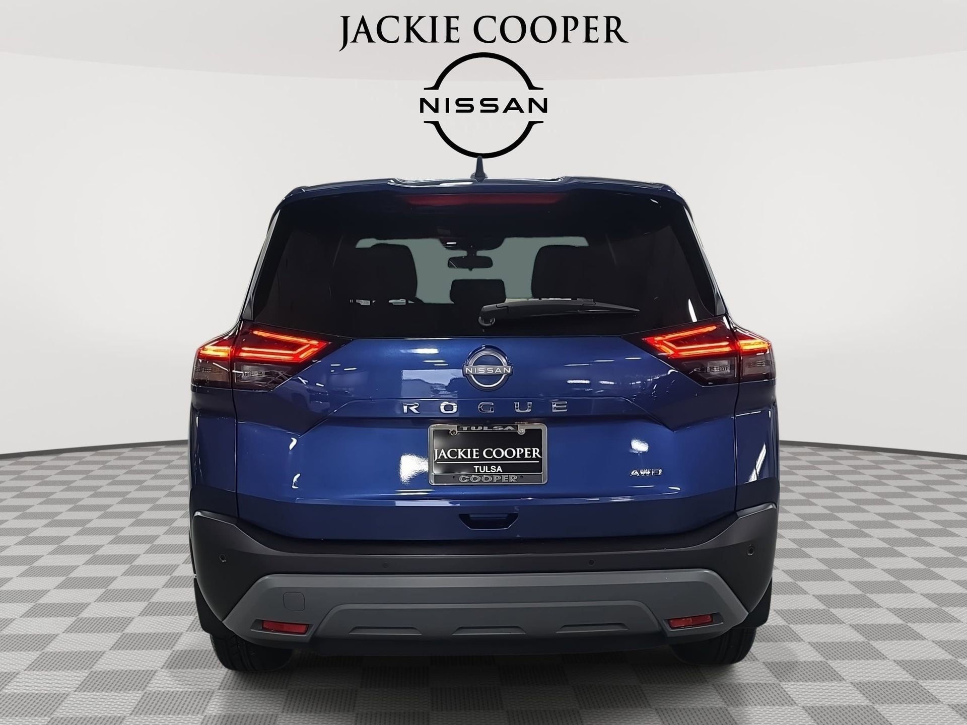 Used 2023 Nissan Rogue S image 6