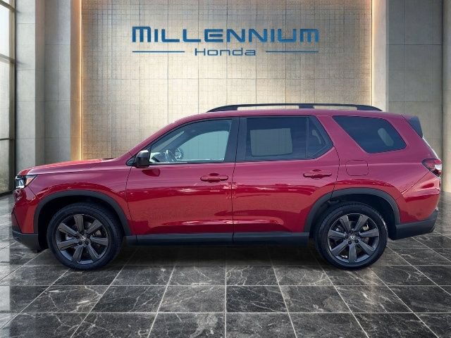 Certified 2025 Honda Pilot Sport image 2