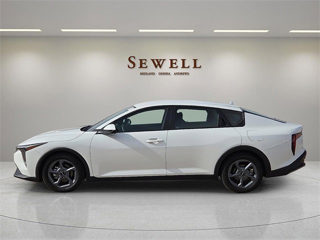 Used 2025 Kia K4 LXS image 2