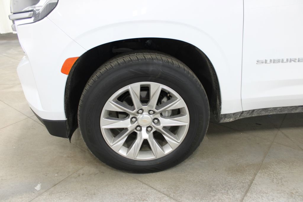 Used 2023 Chevrolet Suburban Premier image 34