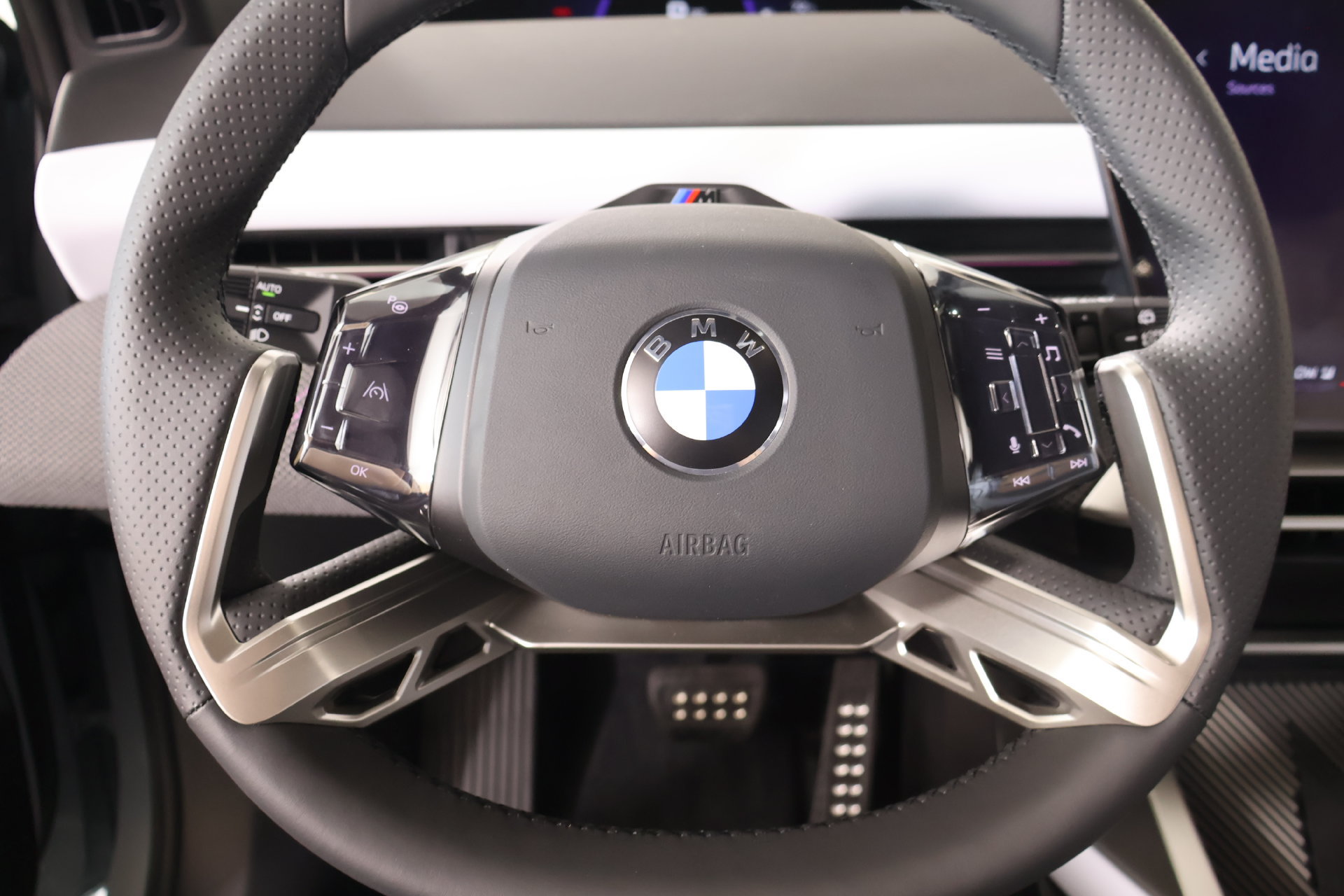New 2027 BMW iX3 50 xDrive w/ M Sport Professional Package AWD/4WD image 3