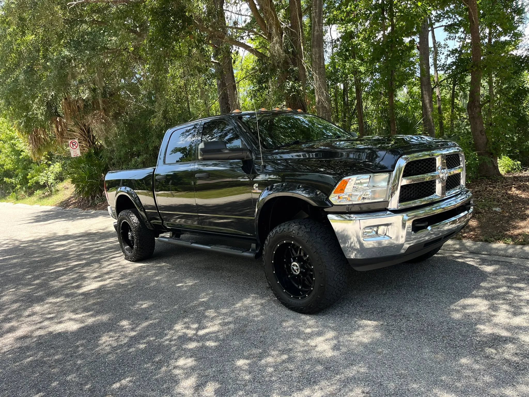 Used 2018 RAM 2500 Tradesman w/ Chrome Appearance Group AWD/4WD image 3