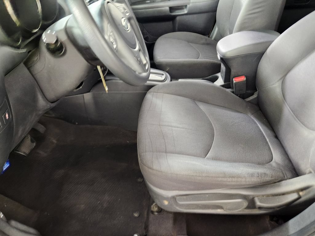 Used 2010 Kia Soul + FWD image 11