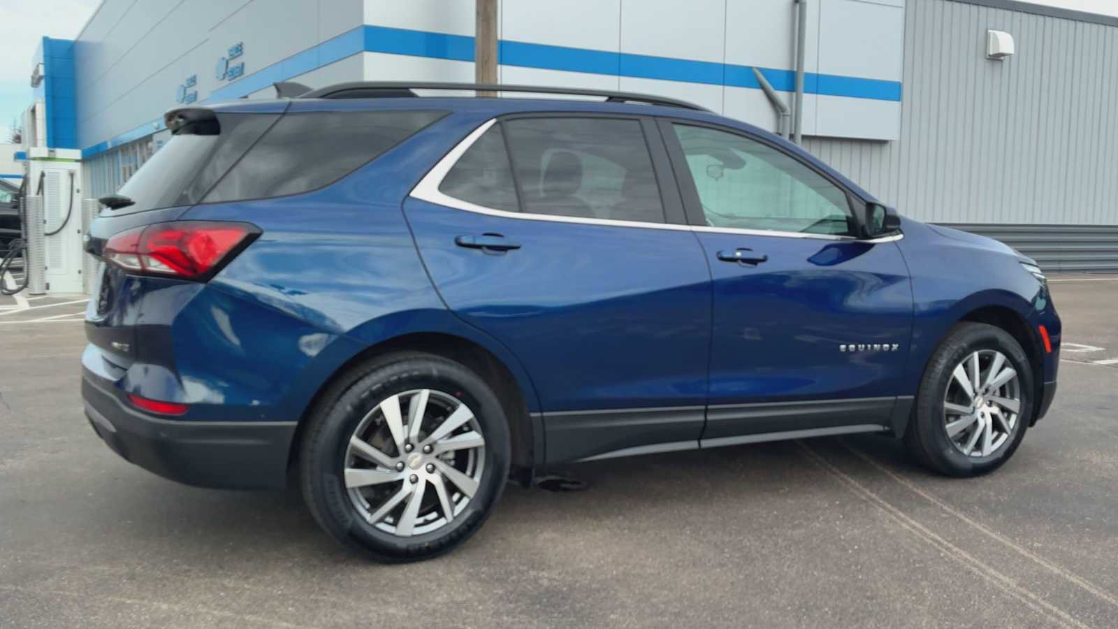 Certified 2022 Chevrolet Equinox LT image 2