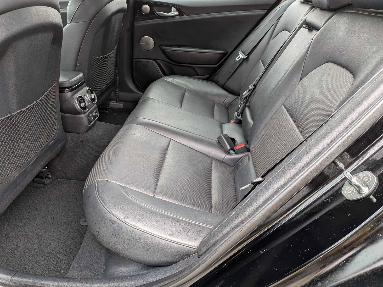 Used 2018 Kia Stinger Premium RWD image 17