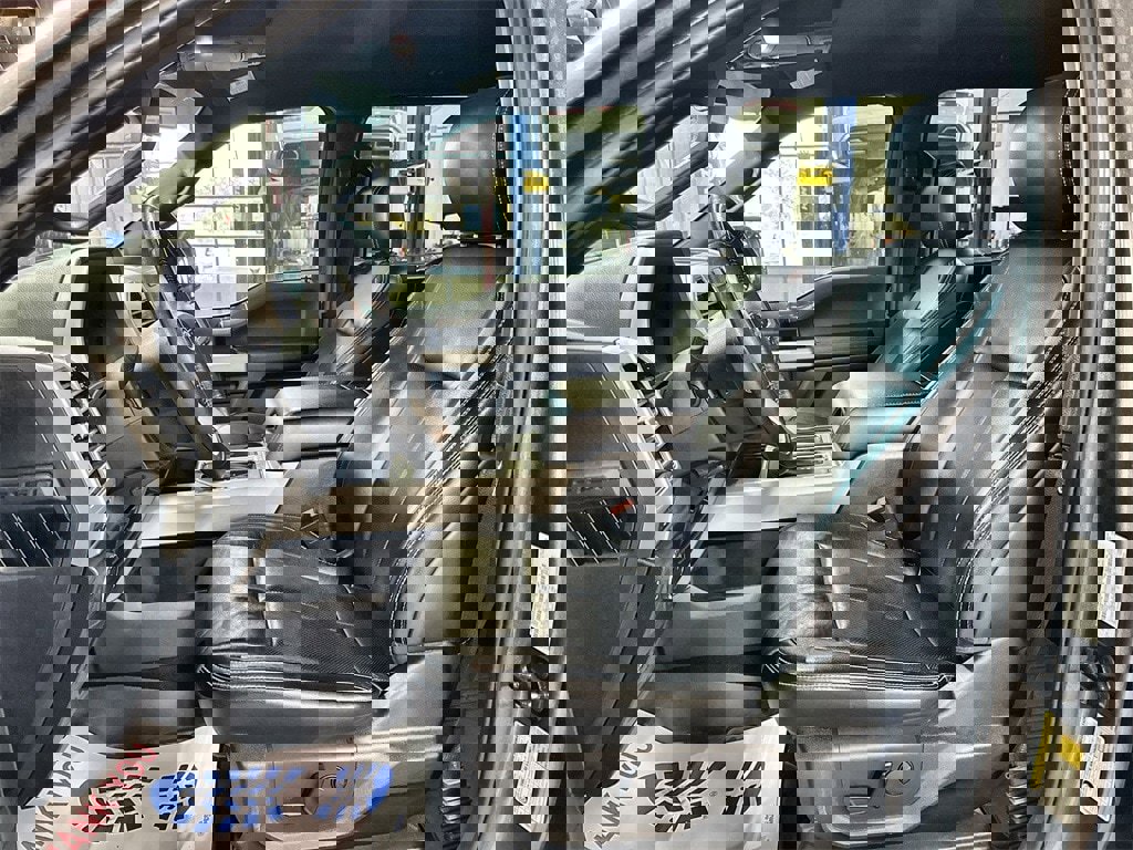 Used 2019 Ford F150 Lariat image 12