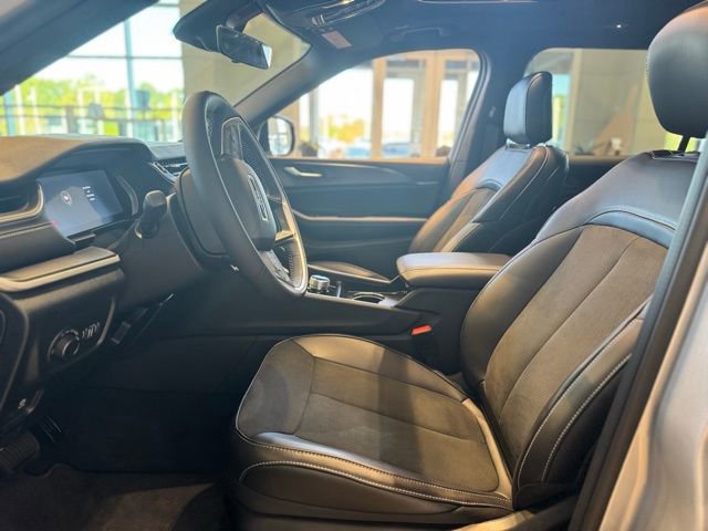 New 2025 Jeep Grand Cherokee L Altitude image 16