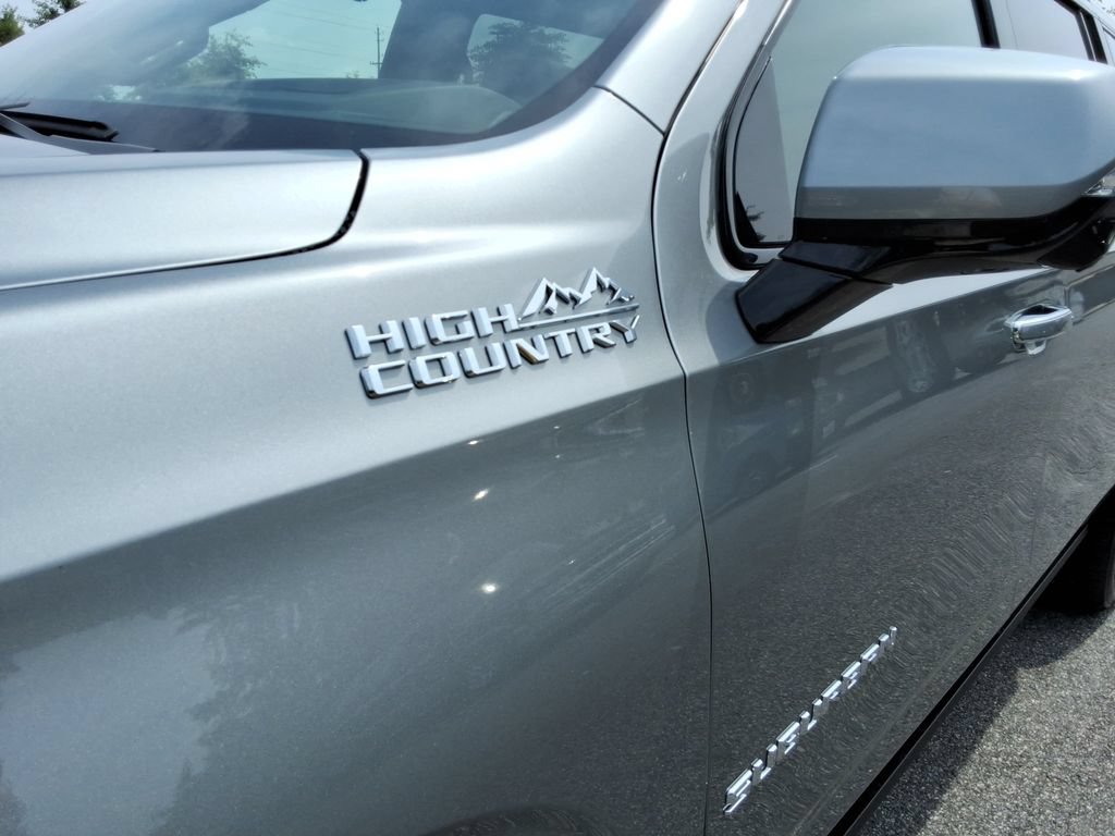 Certified 2026 Chevrolet Suburban High Country AWD/4WD image 11