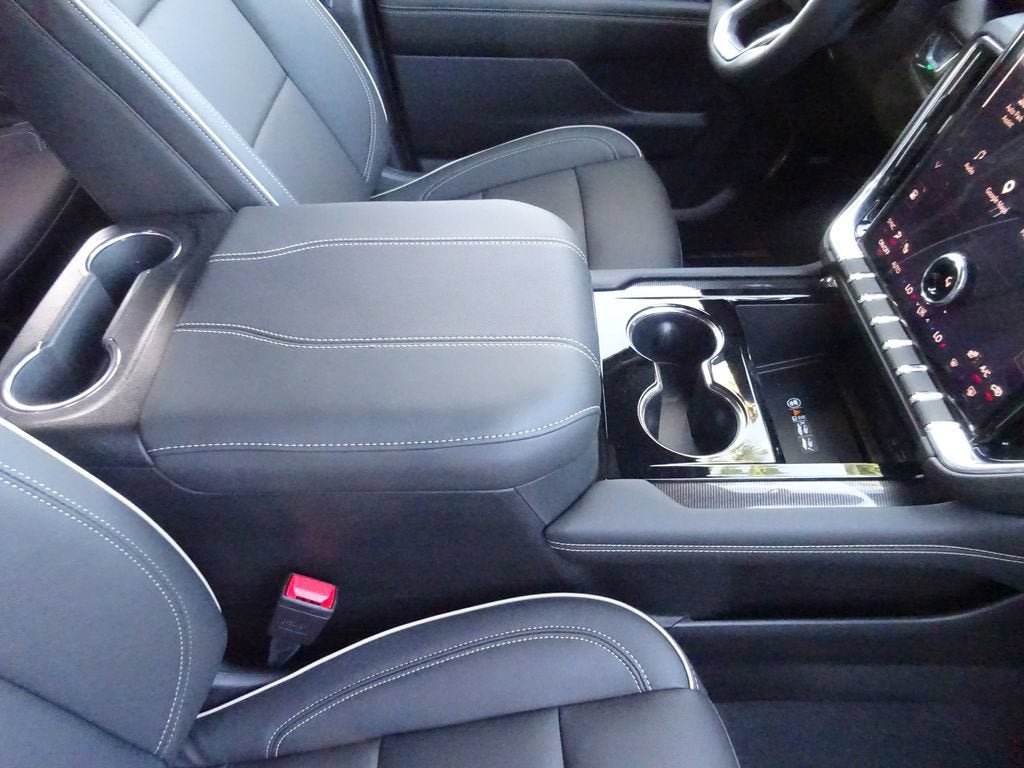 New 2026 GMC Yukon XL Elevation AWD/4WD image 17
