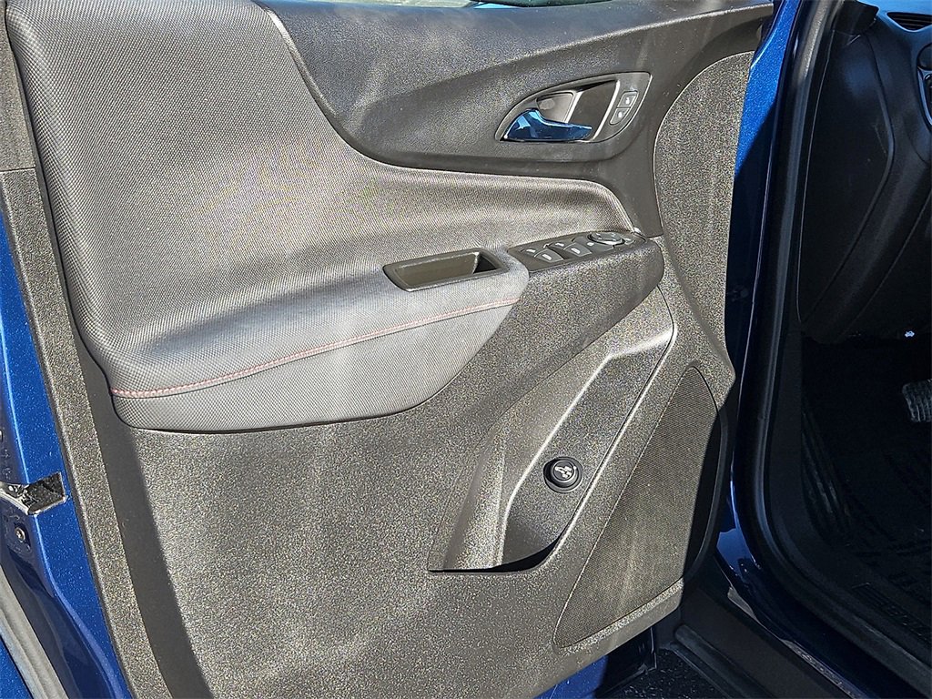 Used 2022 Chevrolet Equinox RS image 18