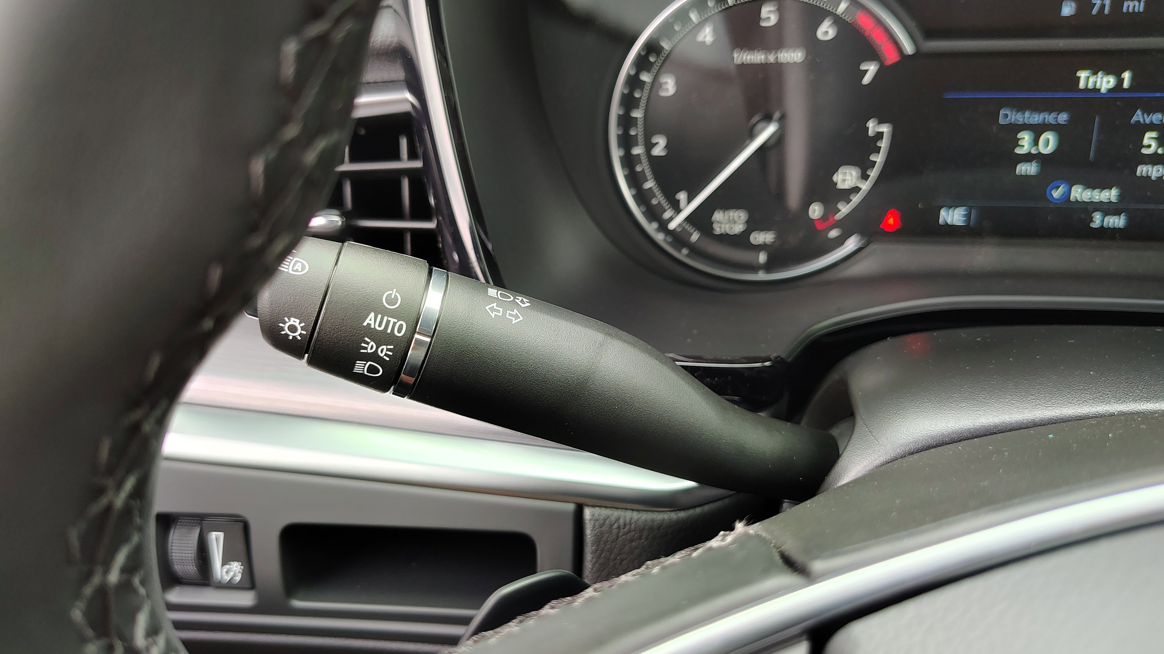 New 2025 Cadillac XT5 Luxury image 16