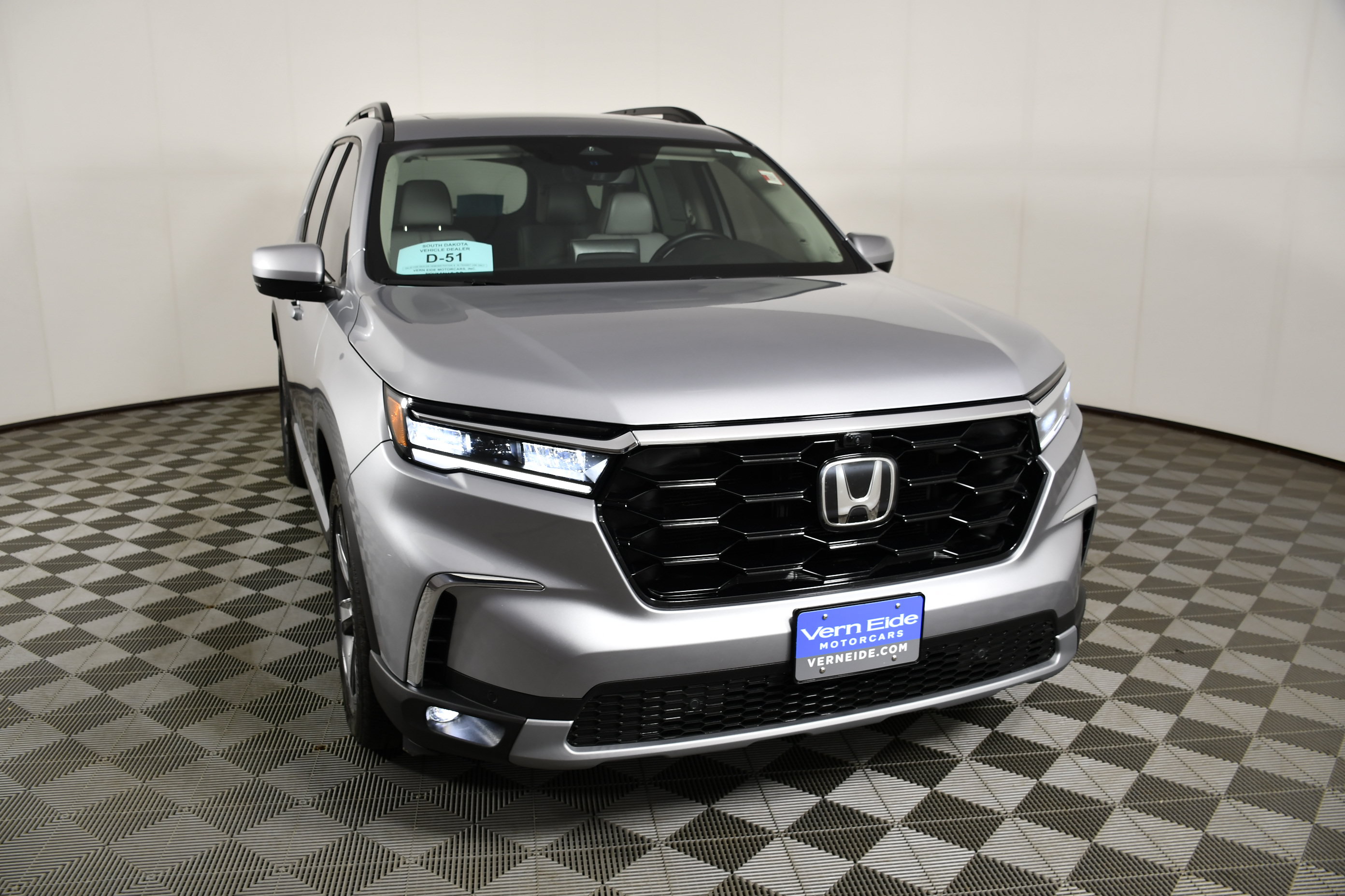 Certified 2025 Honda Pilot Elite image 3