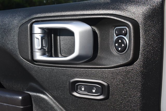 Used 2021 Jeep Gladiator Sport AWD/4WD image 19