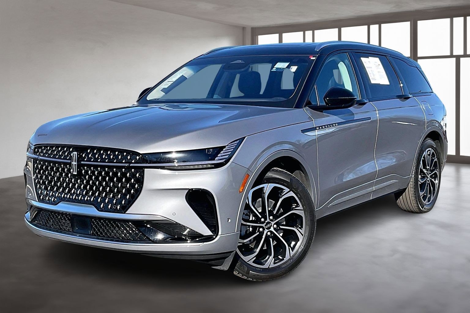 Used 2024 Lincoln Nautilus Reserve w/ Equipment Group 202A image 3