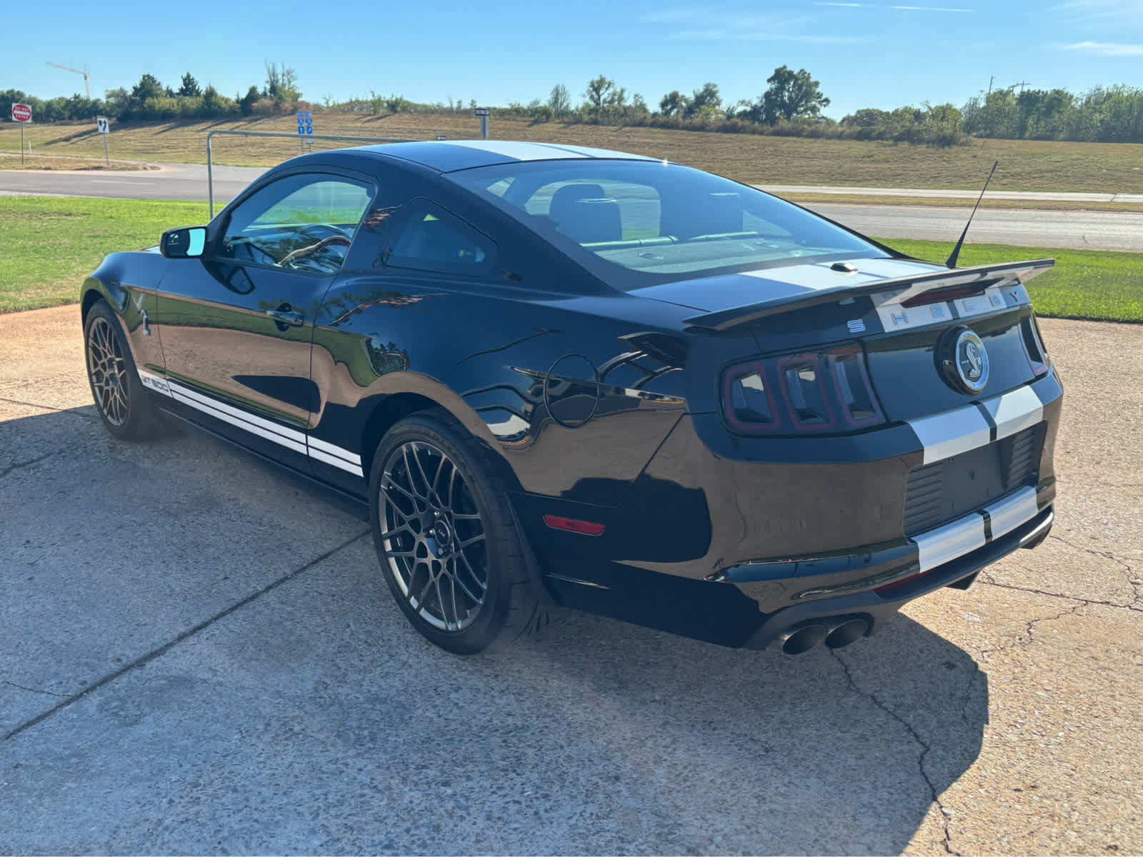 Used 2013 Ford Mustang Shelby GT500 RWD image 5