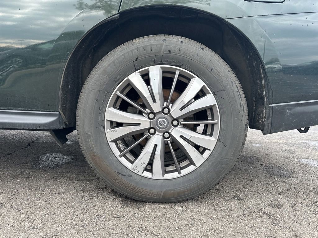 Used 2019 Nissan Pathfinder SV image 5