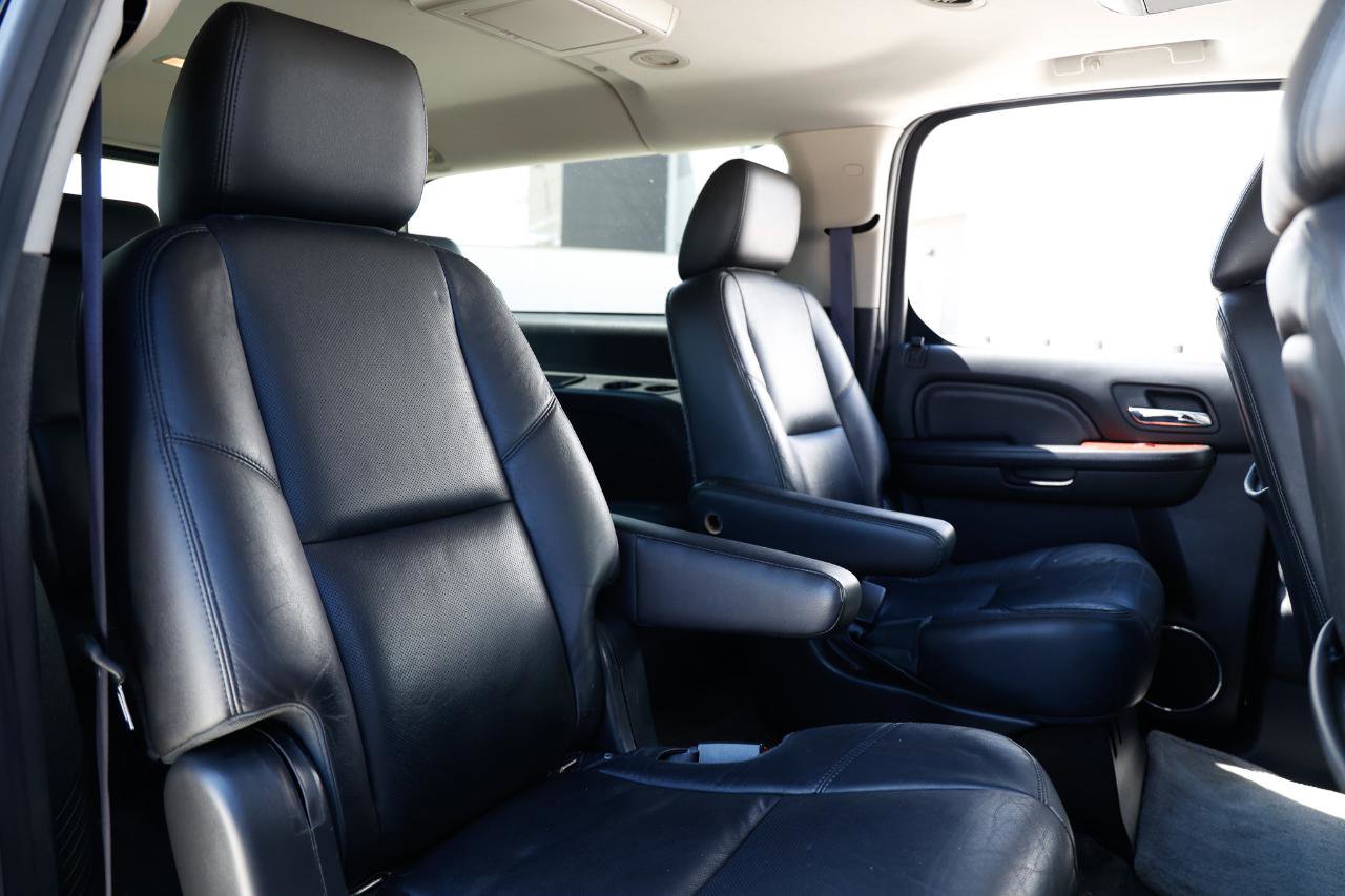 Used 2012 Cadillac Escalade ESV Luxury image 16