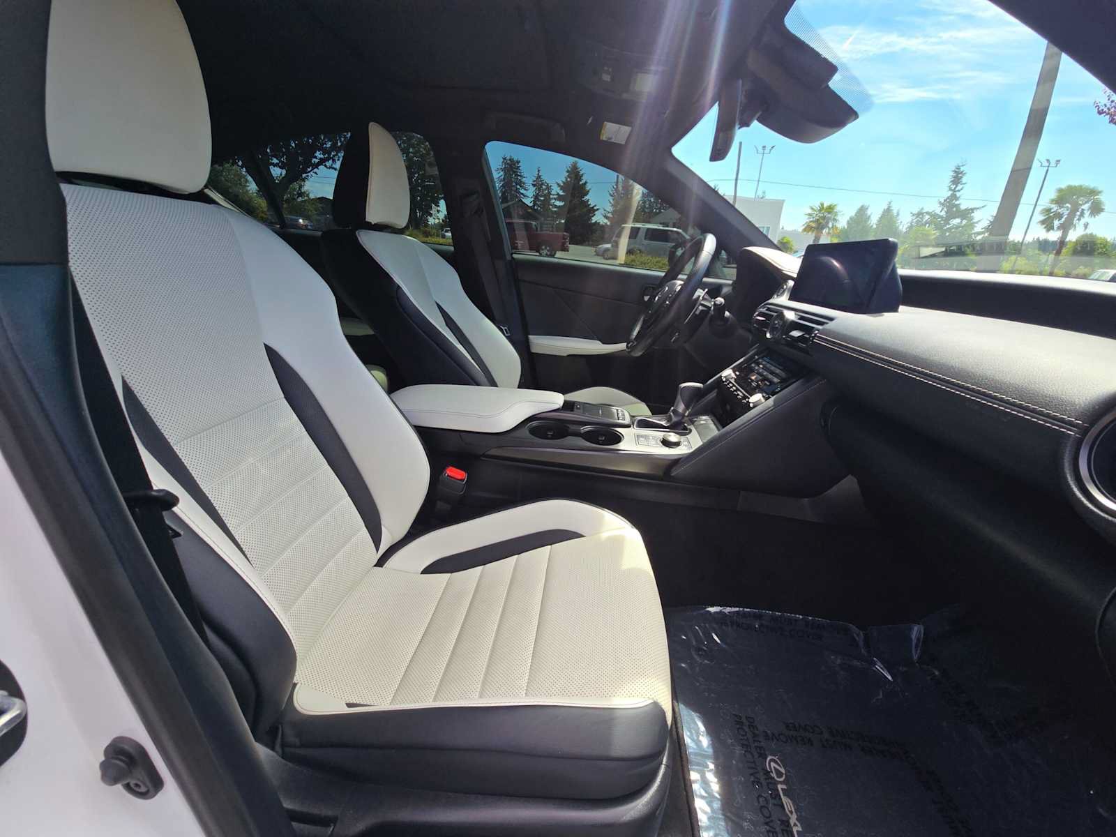 Used 2023 Lexus IS 500 RWD image 11
