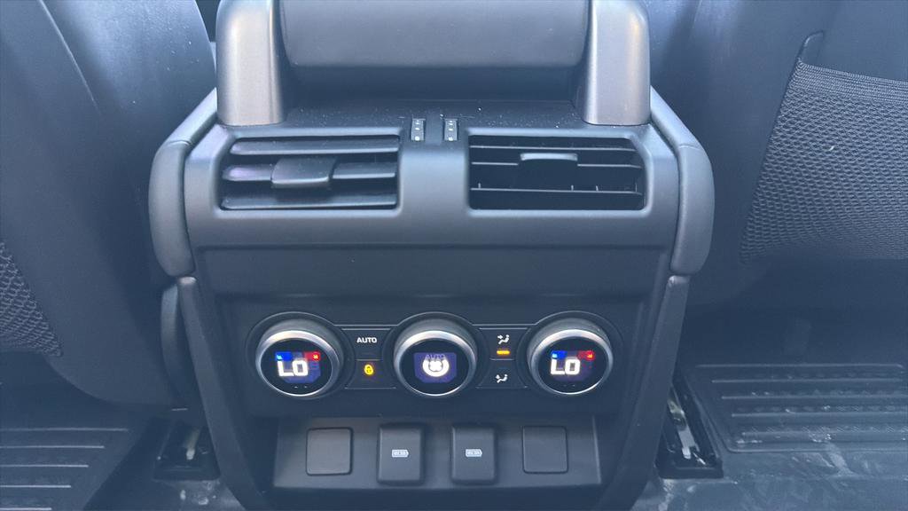 Used 2023 Land Rover Defender 90 V8 image 21