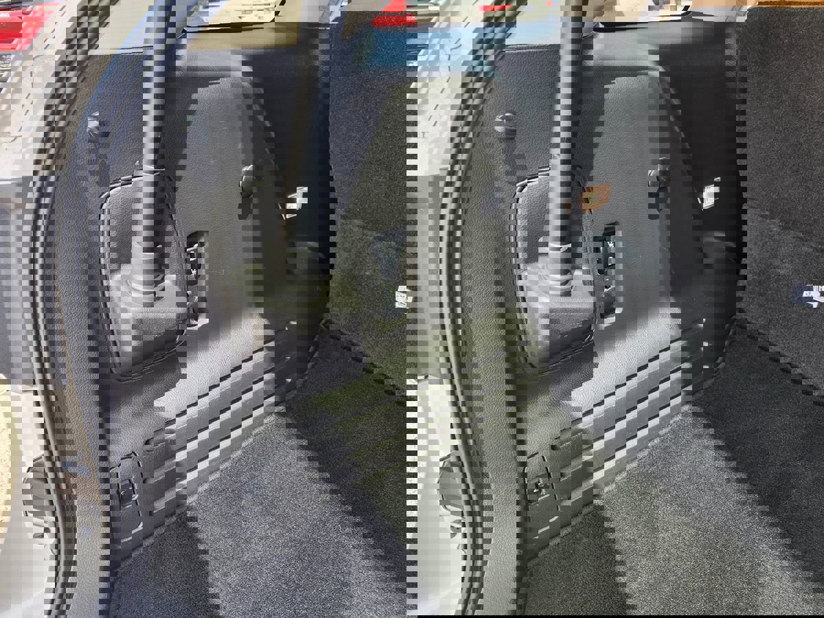 Used 2015 Lincoln MKX FWD w/ Equipment Group 101A image 31