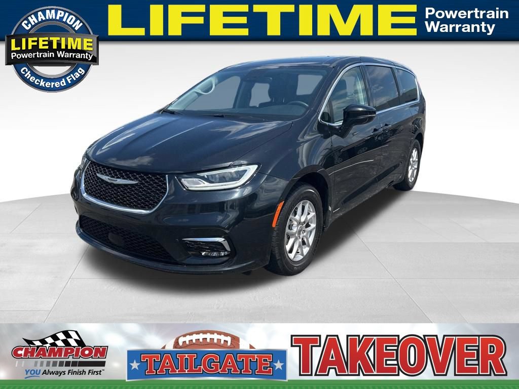 Used 2024 Chrysler Pacifica Touring-L