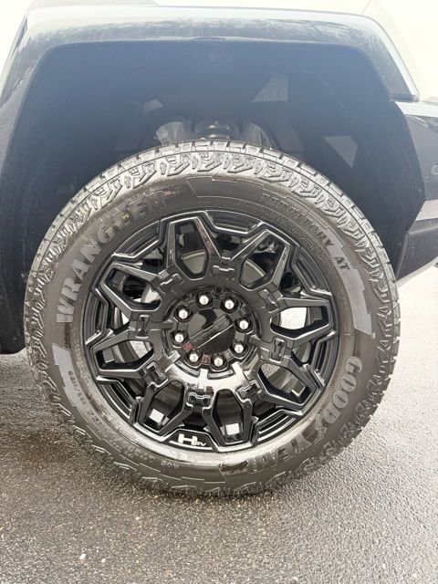 New 2026 GMC Hummer EV 4x4 Crew Cab image 35