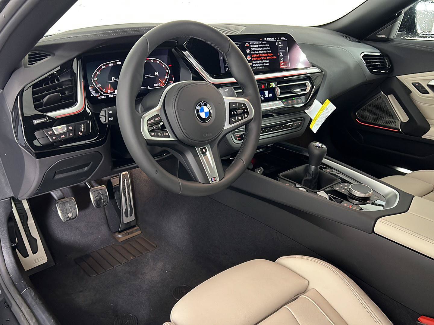 New 2026 BMW Z4 M40i w/ Premium Package RWD image 7