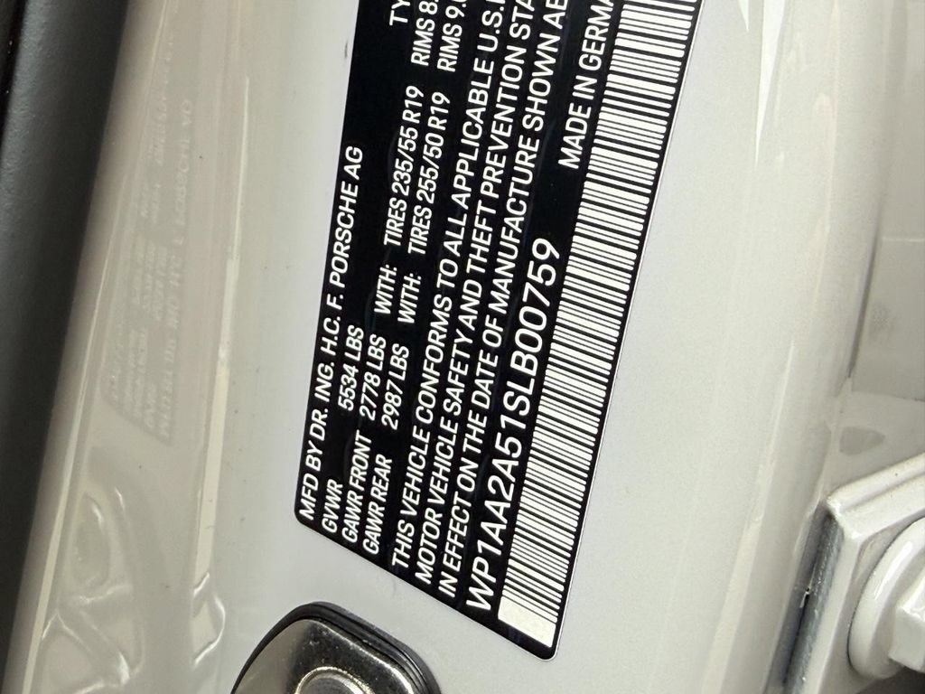 Used 2025 Porsche Macan AWD/4WD image 45